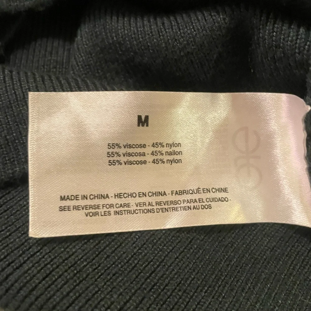 AK Sport size M dark green sweater with collar - Picture 6 of 6